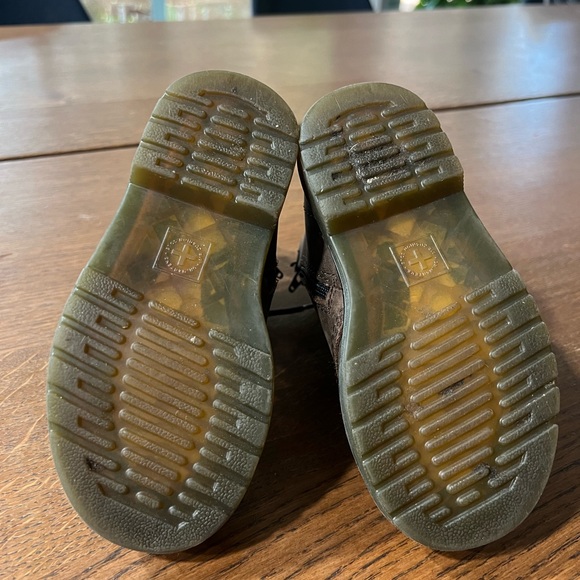 Toddler size US9 Dr Martens. Brown leather AirWair with bouncing soles - Picture 5 of 6